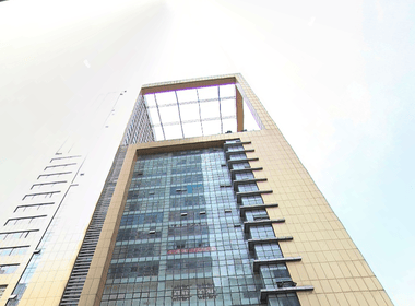 龙吟广场 1室0厅0卫