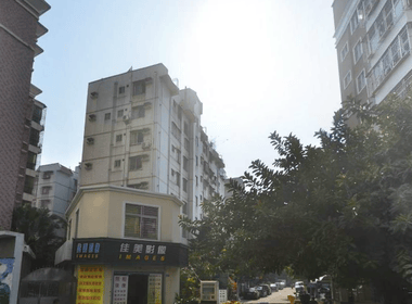 登良花园 4室0厅0卫