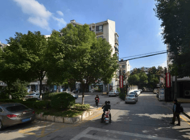 君子兰花园 1室0厅0卫