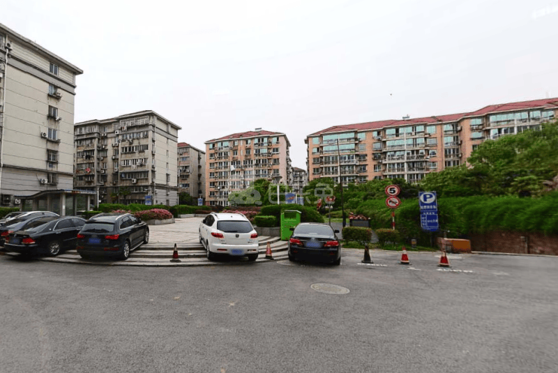 钟麓花园12249615周边环境图1