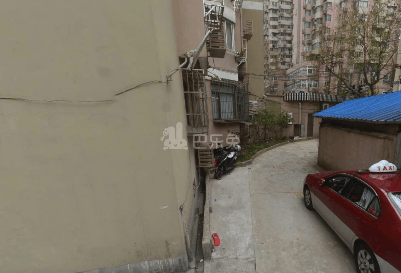 华绮公寓15439708周边环境图1