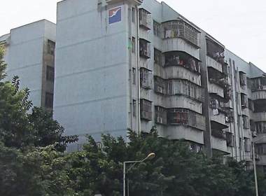 月亮湾花园 4室2厅1卫