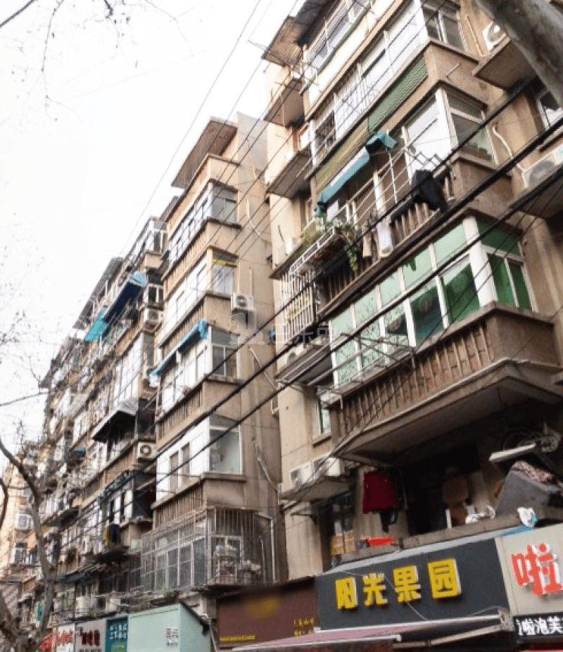 青岛路10号13585933周边环境图1