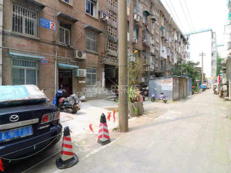 凤凰西街128-138号小区12205778周边环境图7