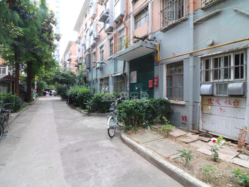 凤凰西街128-138号小区12205778周边环境图6