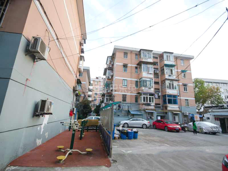 凤凰西街128-138号小区12205778周边环境图2