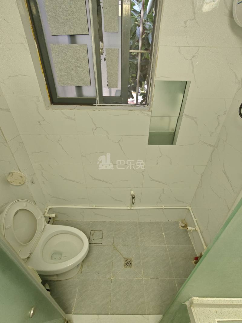 龙城新苑10002234卫生间图5