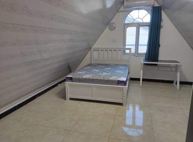 英雄村（民房） 