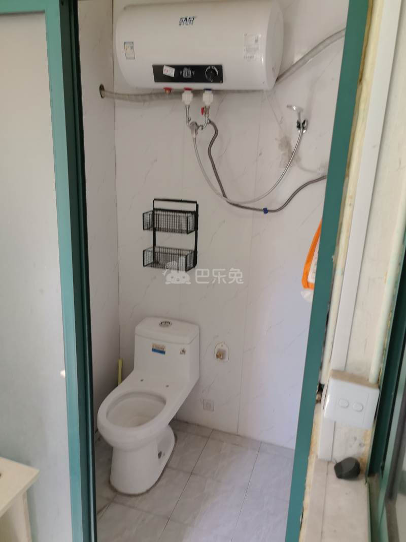 怡田小区10134108卫生间图10