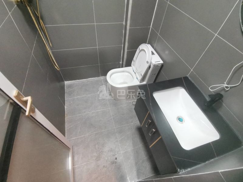 大山村大巷陈坊后街一巷10号10140202卫生间图6