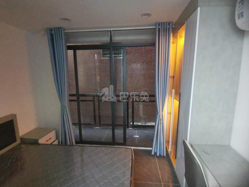 大山村大巷陈坊后街一巷10号10140204卧室窗户图7