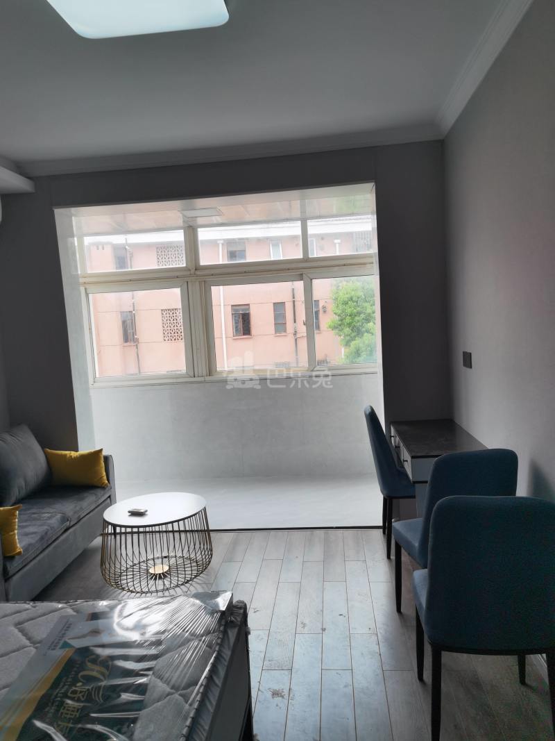 新德路小区10146013卧室窗户图8