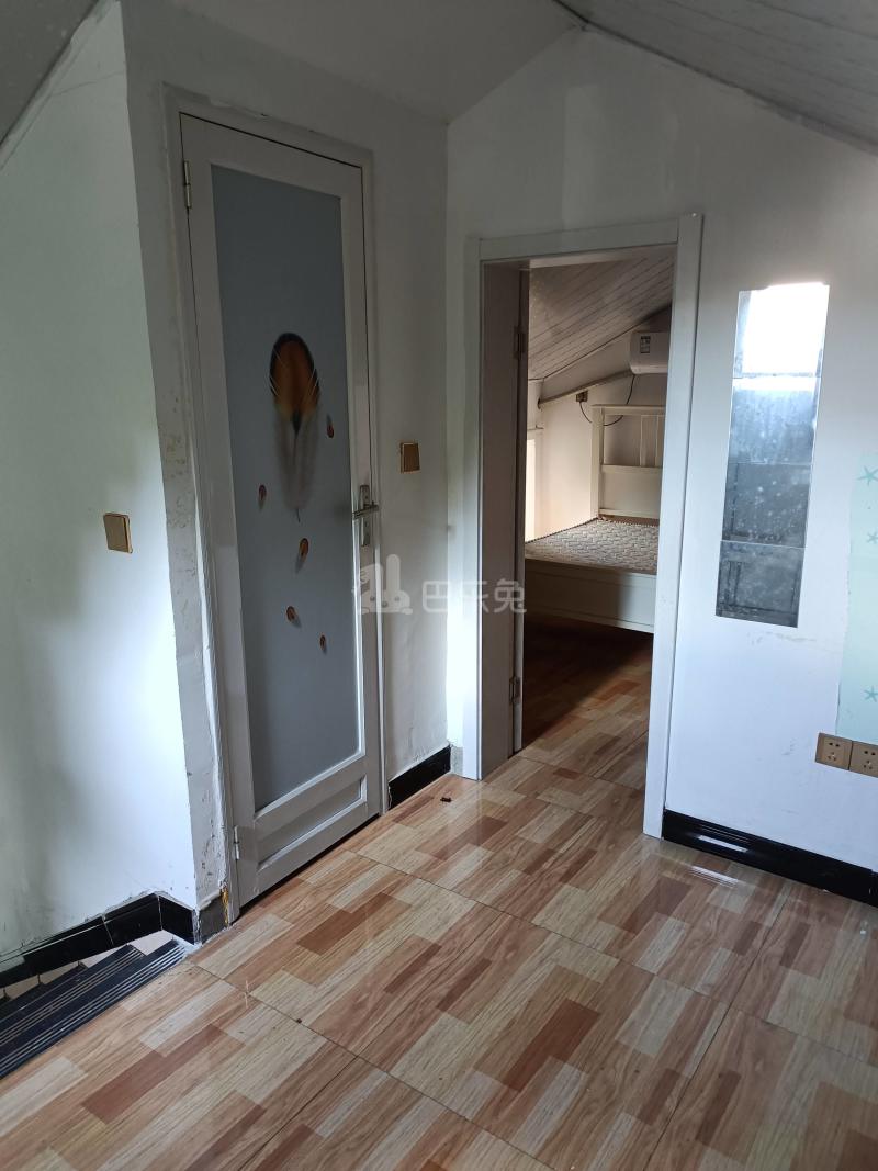 新场大街319弄10149166客厅图7