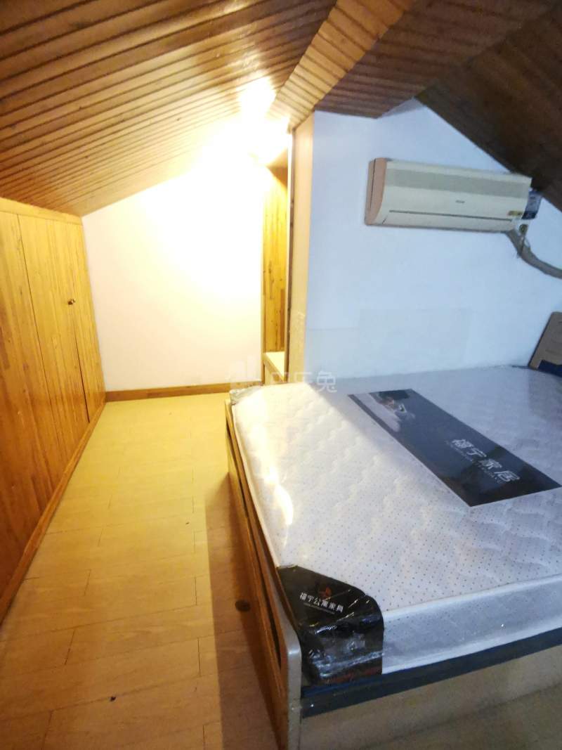 徐汇芳邻10285625卧室图3