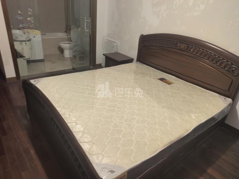 徐汇芳邻10285628卧室图1