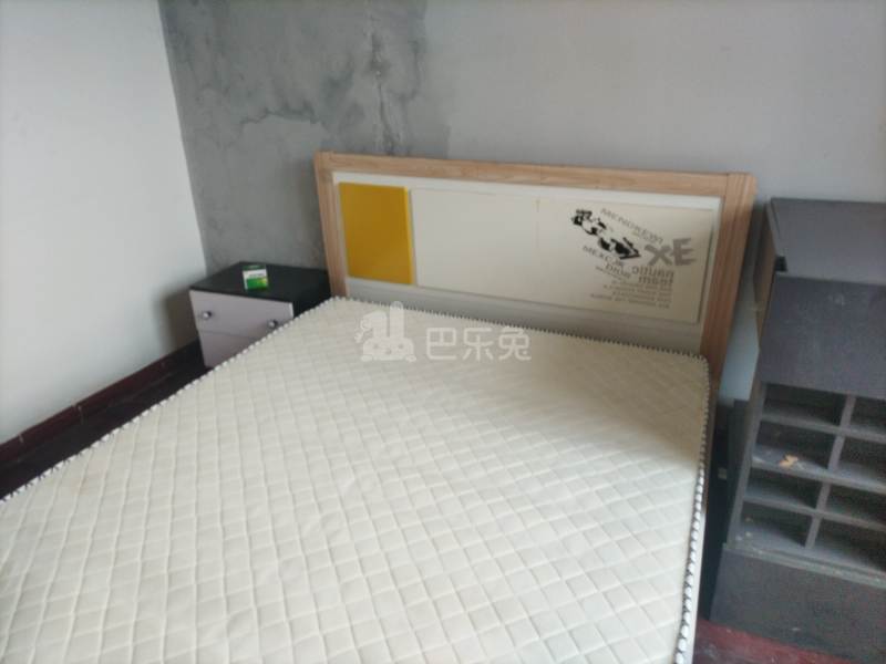 美林小城10335415卧室图1