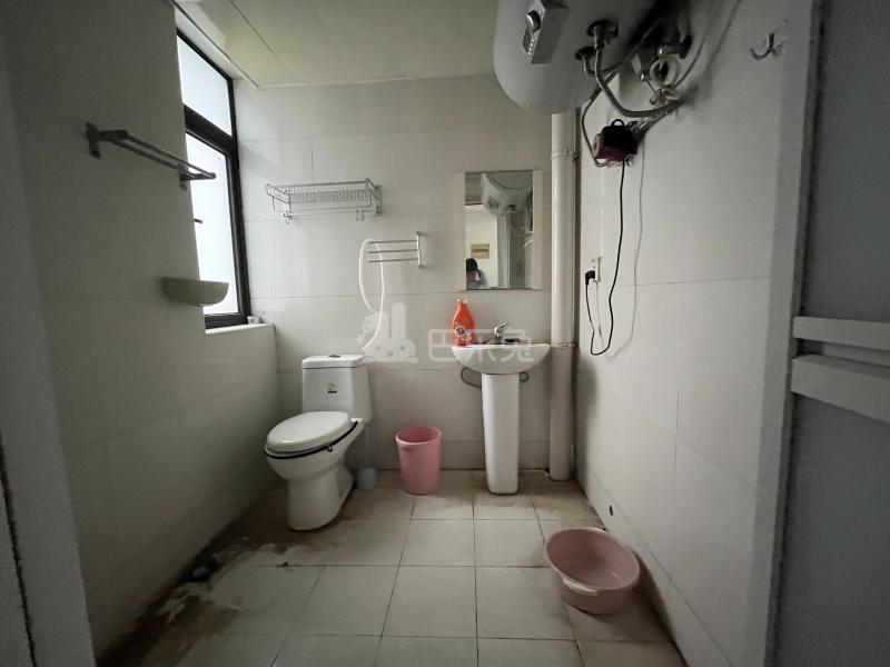 双拜巷192号小区10366444卫生间图1