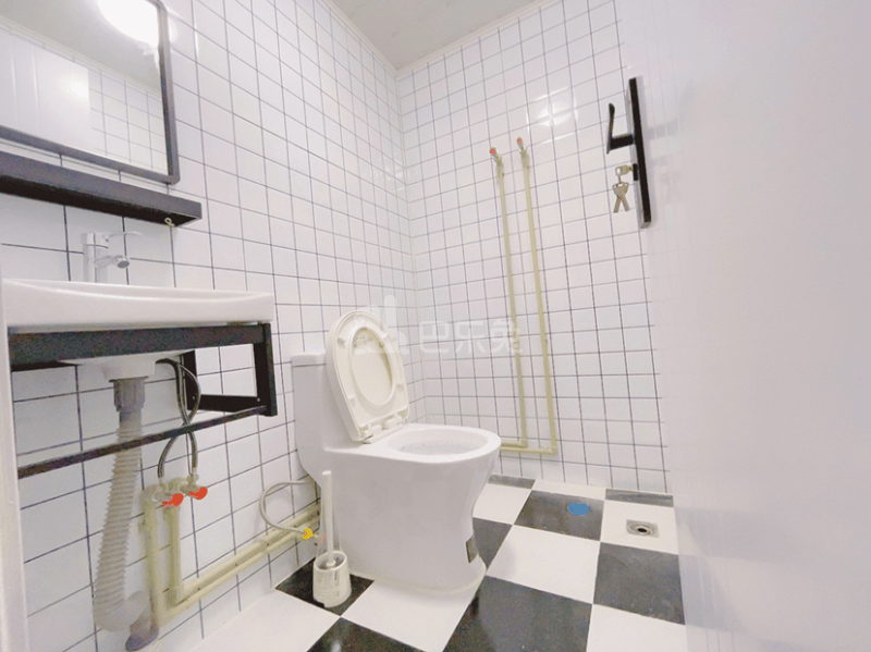 奥体新城海棠园10390993卫生间图3