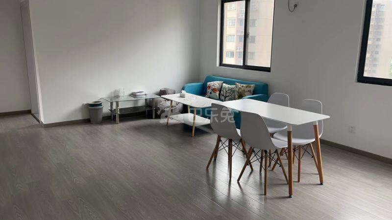 新华公寓祥和苑10396786客厅图3