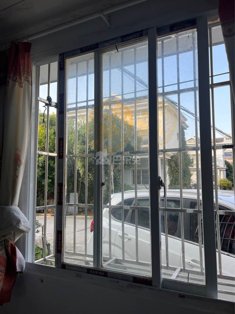 安广苑（新环西路439弄）10666968卧室窗户图6