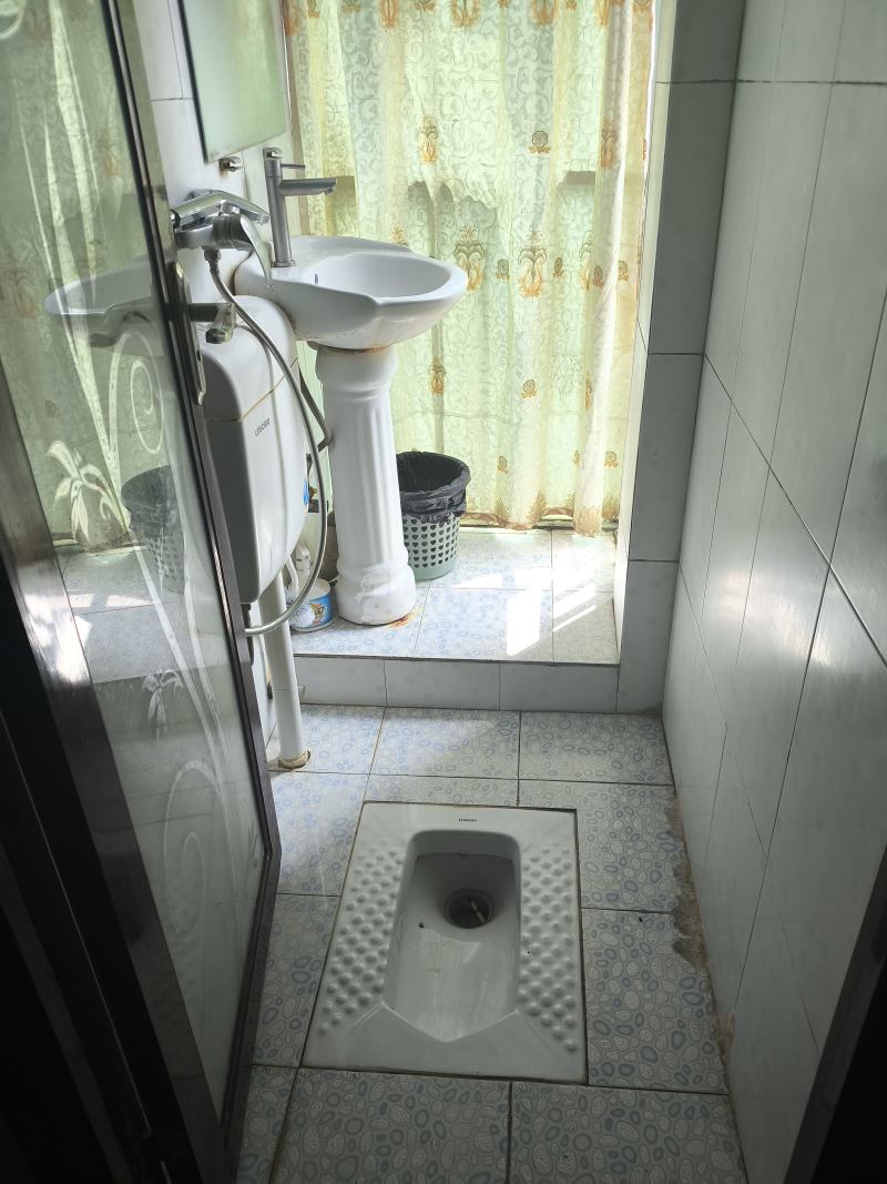 现代城华庭1067384卫生间图16