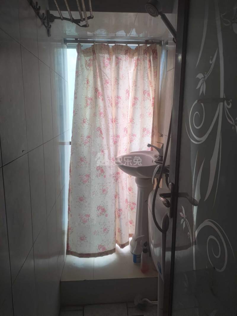 现代城华庭1067384卫生间图10