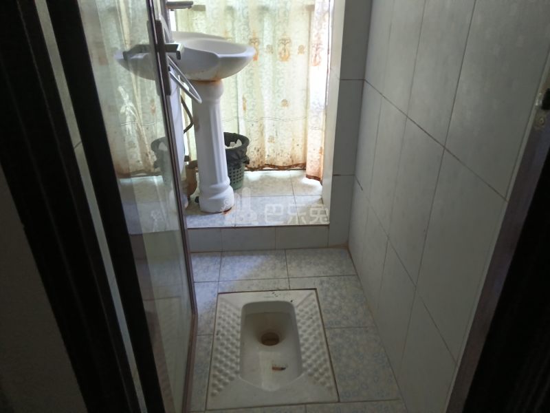 现代城华庭1067384卫生间图8