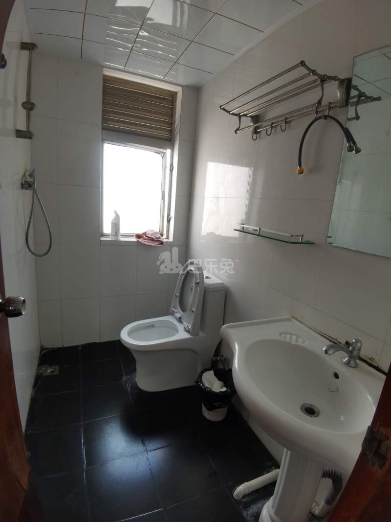 愉康大厦1067462卫生间图5
