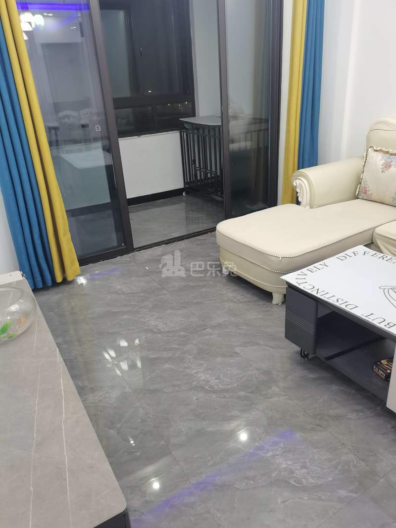 金昊丽苑10688209客厅图4