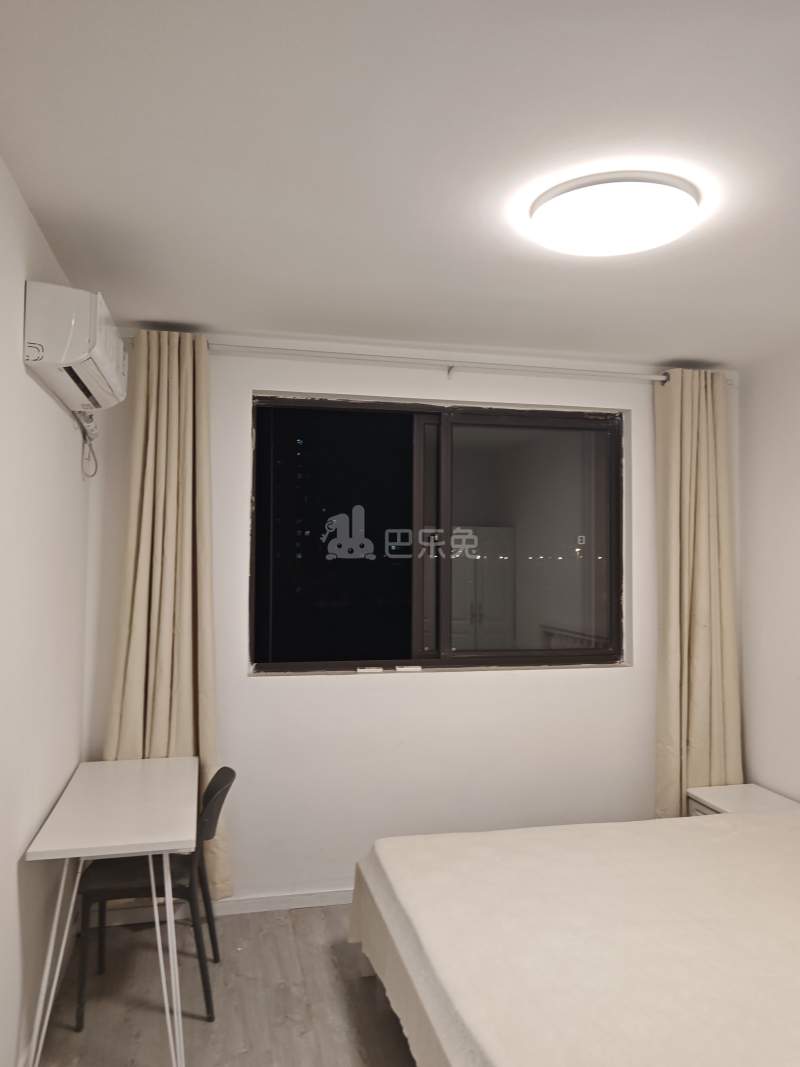 佘北家园铃兰苑10689724卧室窗户图7