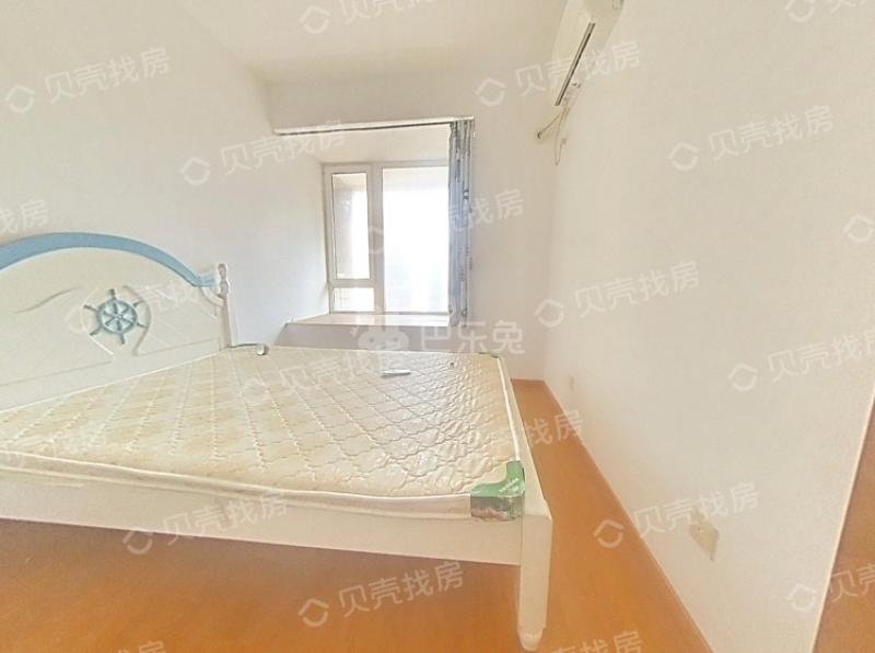 金地湖城艺境10726699卧室图0