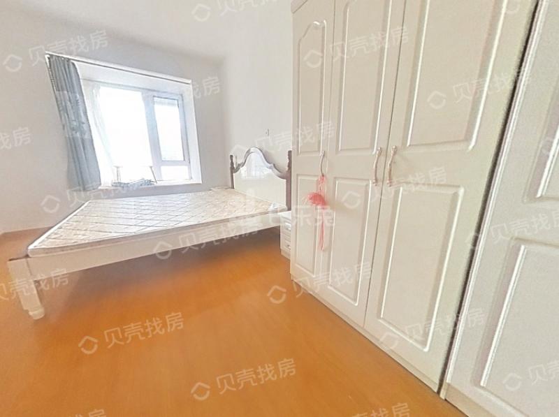 金地湖城艺境10726699卧室图1