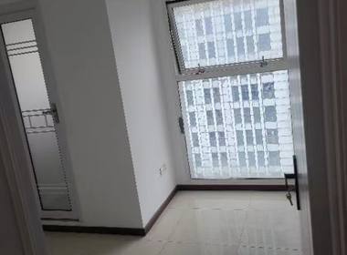 御湖国际 2室1厅1卫