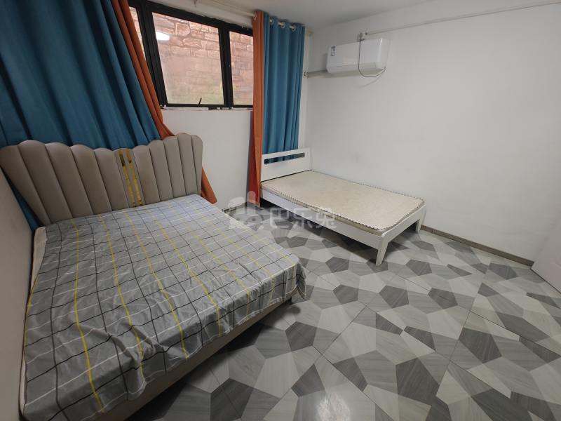 英郡雷丁小城10768951卧室图3