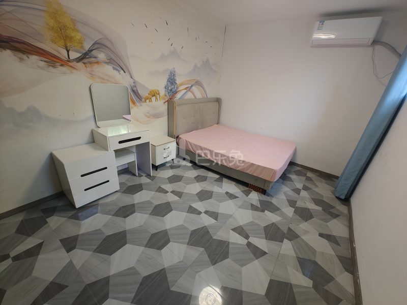 英郡雷丁小城10768951卧室图1