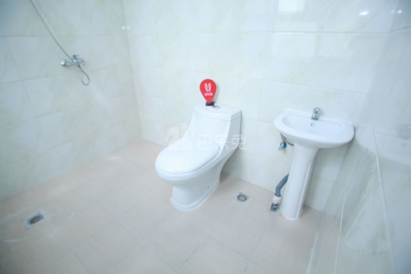 创客坊公寓1082600卫生间图18