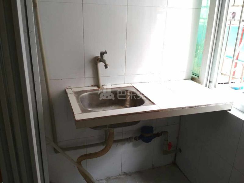 聚宝路165号1083490厨房图4