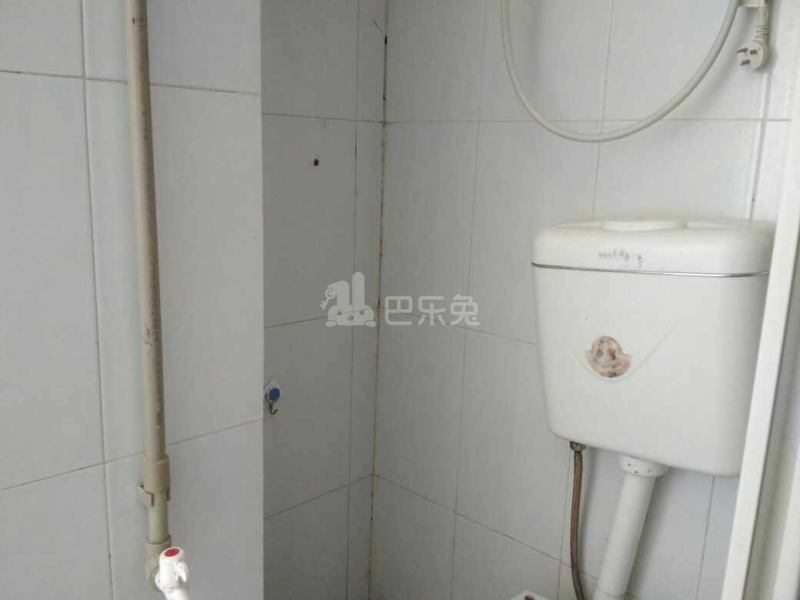 聚宝路165号1083490卫生间图5