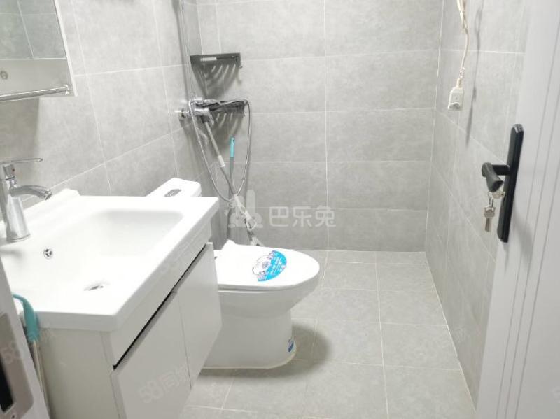 江苏路144号10875533卫生间图8