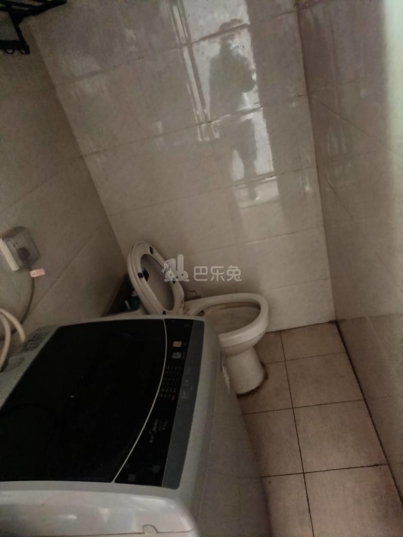 茵芳小区（九泾路680弄）1536985卫生间图8