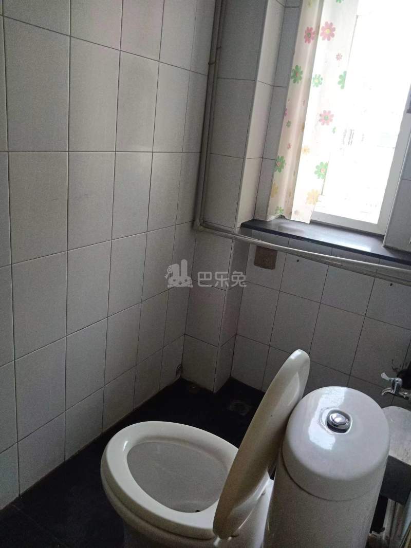 鸡鸣山庄10895055周边环境图10