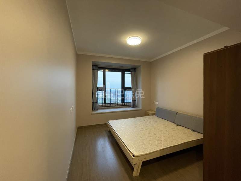 龙湖水晶郦城10913057卧室图0