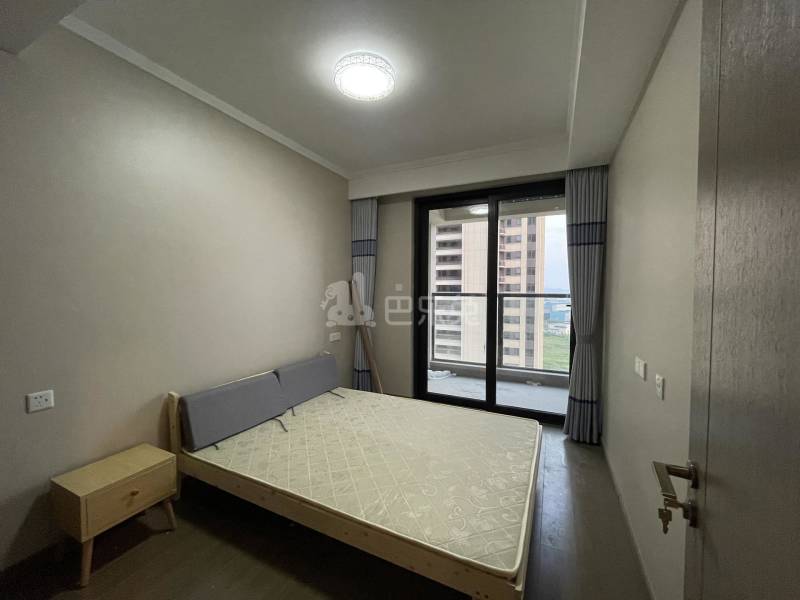 龙湖水晶郦城10913057卧室图2