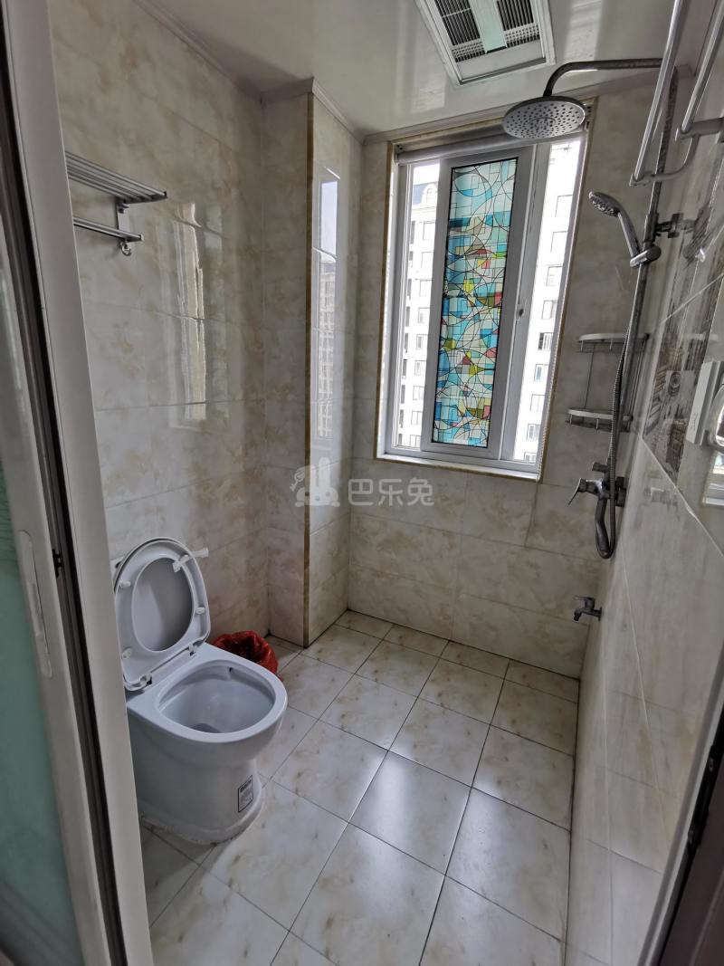 中国铁建原香颂10913130卫生间图2