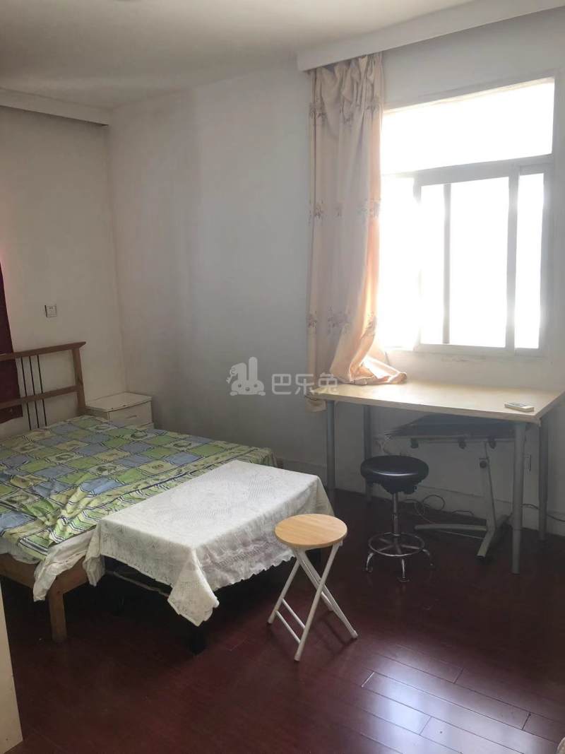 场门口小区10915368卧室图3