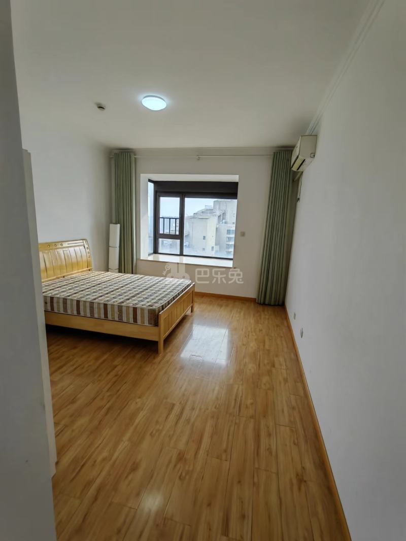 世茂外滩新城10932279卧室图2