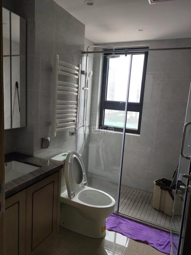 扬子江金茂悦10982614卫生间图7