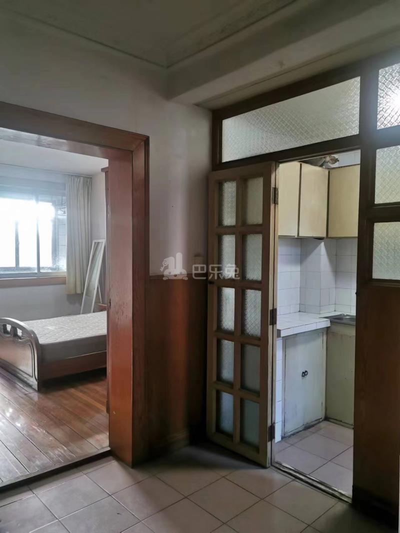 江苏路140号10982907卧室图1