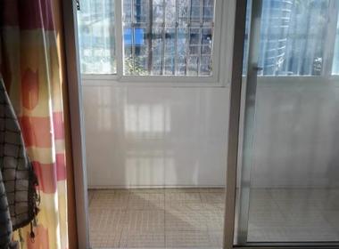 肚带营小区 3室1厅1卫