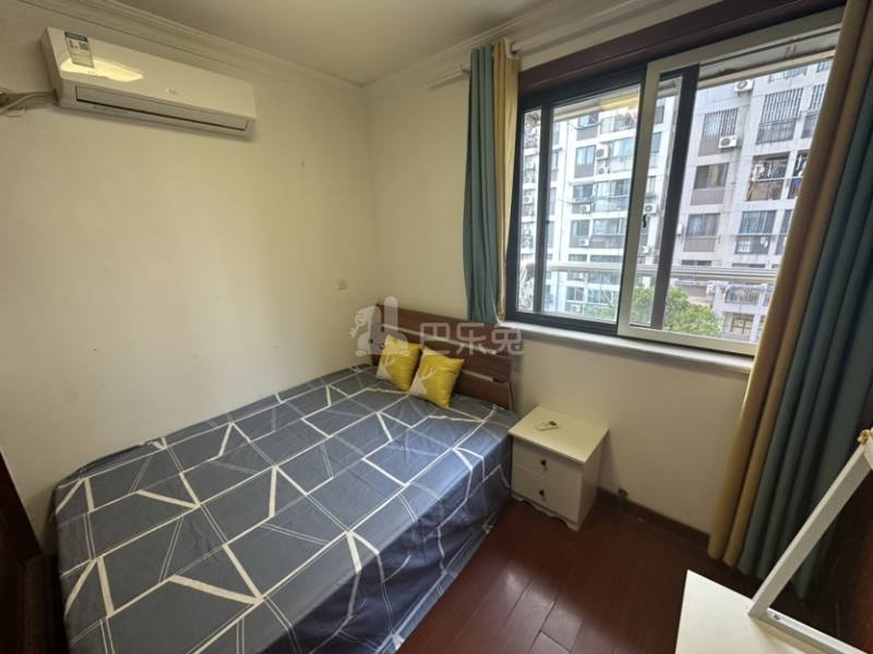 金鹤新城中房公寓11204258卧室图4